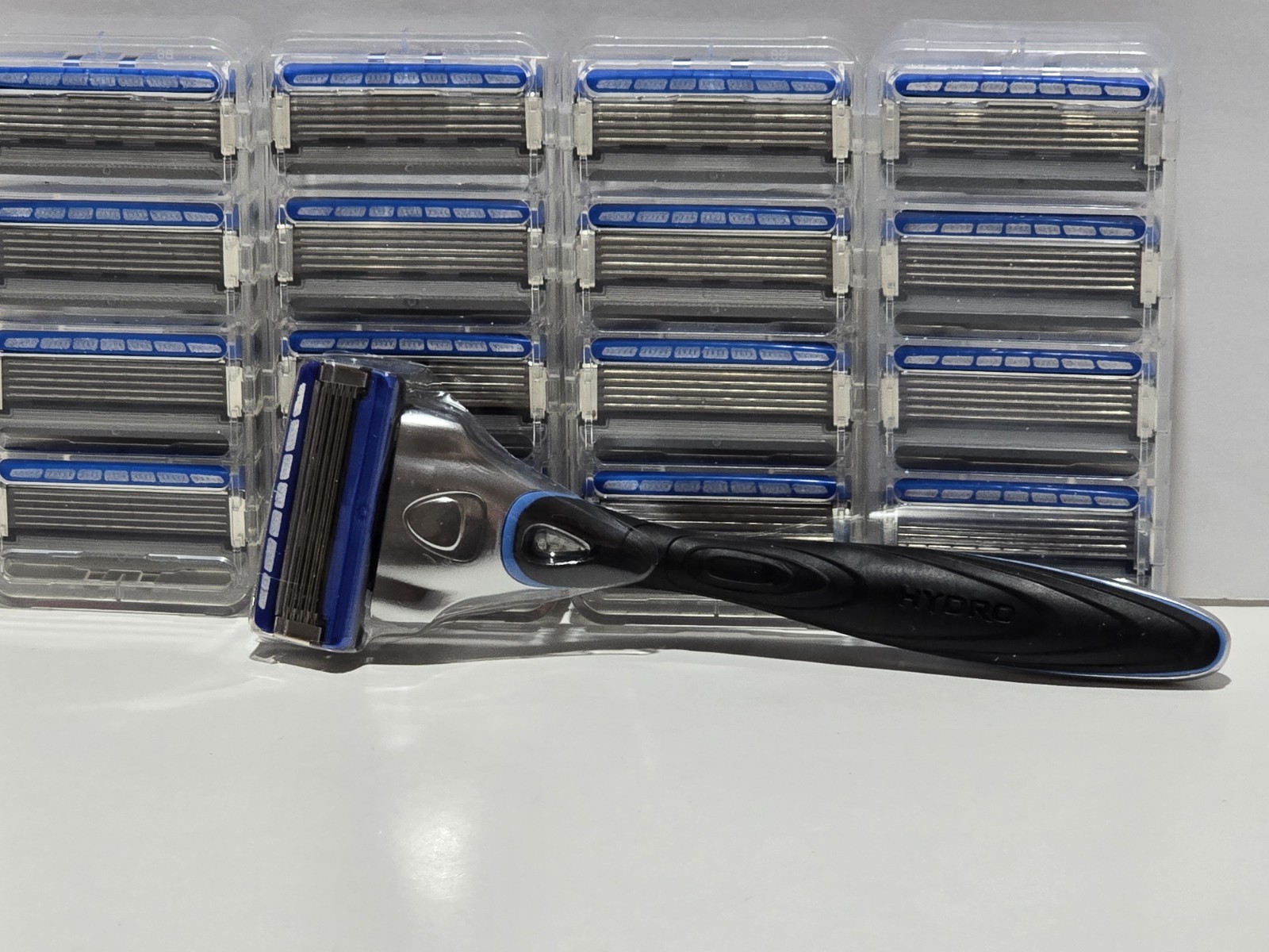 17 Schick Hydro 5 Cartridges (Unboxed) /+1 Schick Hydro 5 Metal Handle