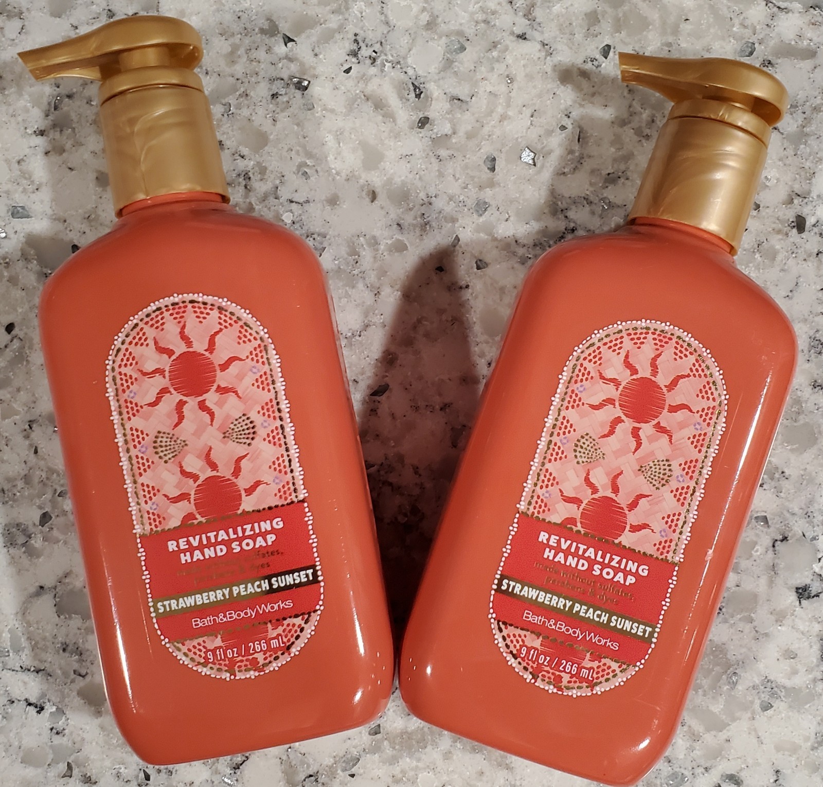 Bath & Body Works Revitalizing Hand Soap Lot of 2 STRAWBERRY PEACH SUNSET