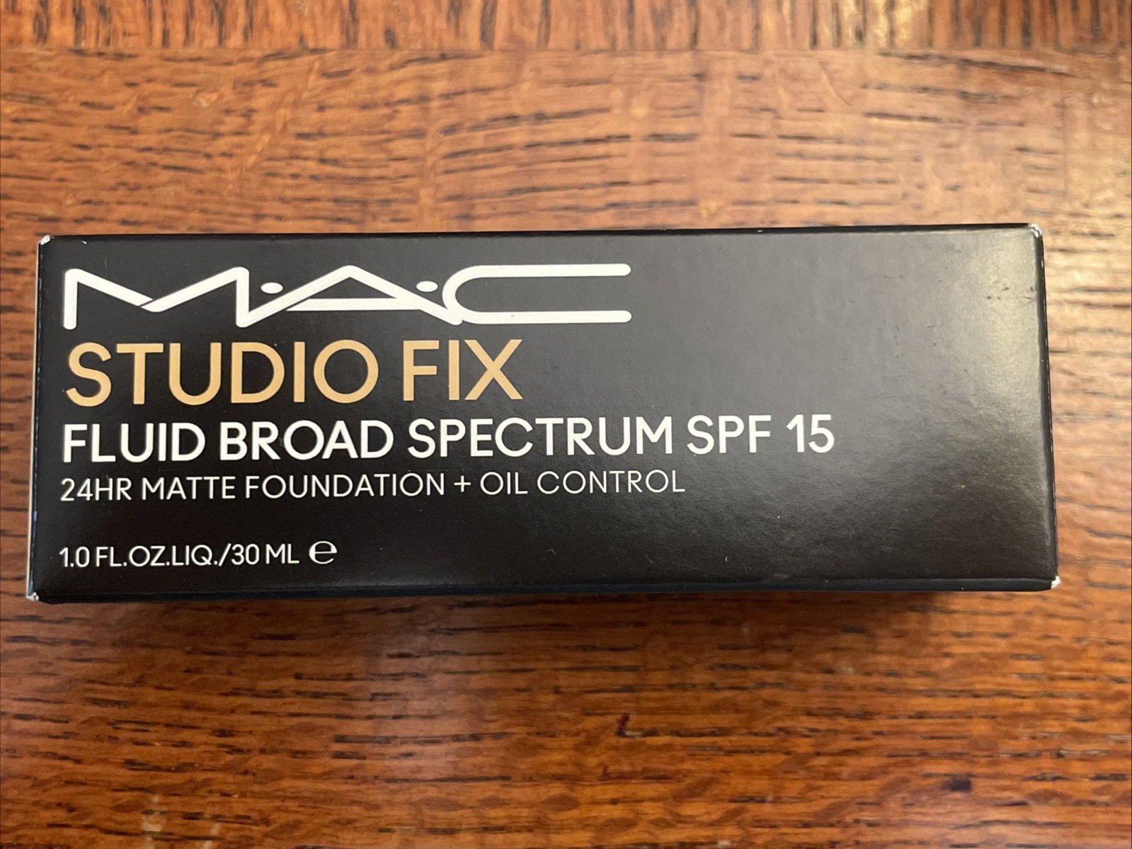 M.A.C. Concealer, Foundation & Broad Spectrum 15 24H Foundation
