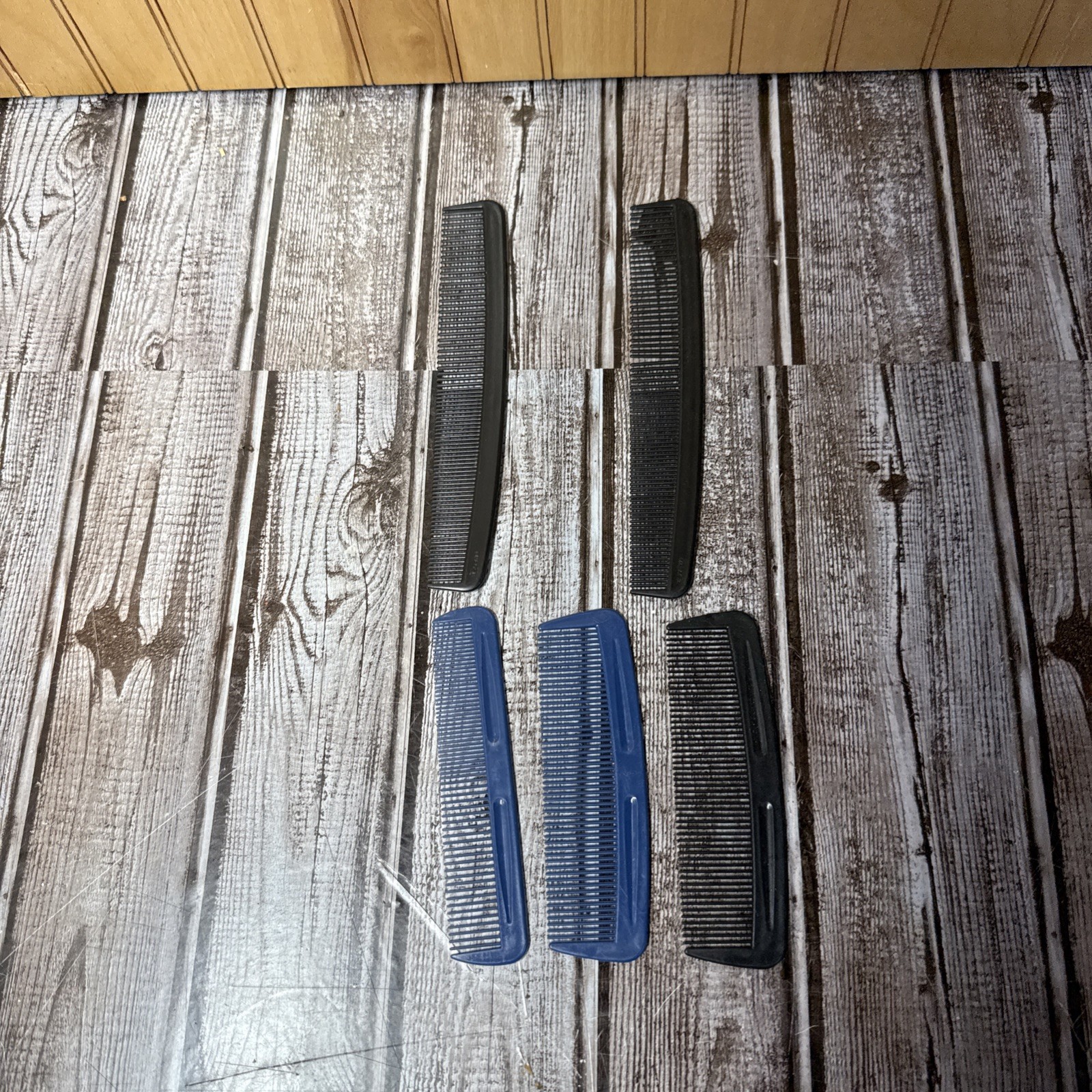 5 Piece – Malaysia 7″ & Unbranded 5” Unbreakable Plastic HAIR COMBS Preowned