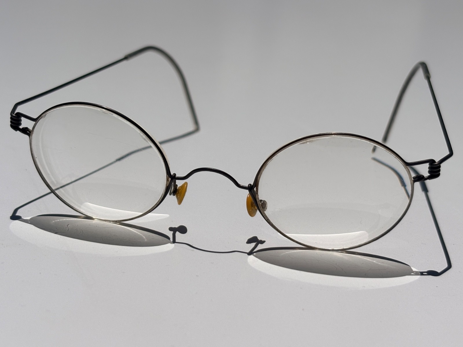 Lindberg eyeglasses Corona Round Titanium Frames 42-24-145 Black