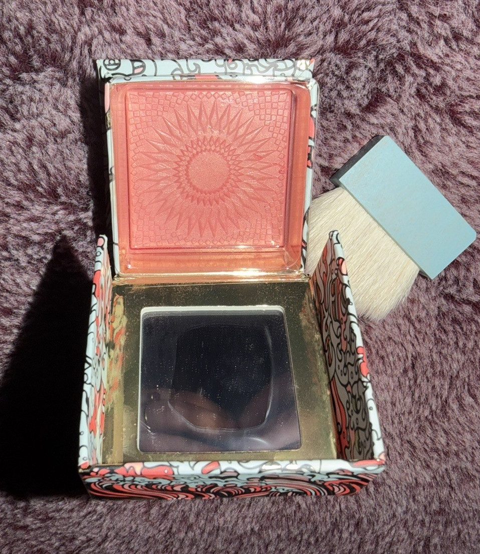 Benefit GALifornia Single Blush Compact Coral Shade with Mirror & Brush