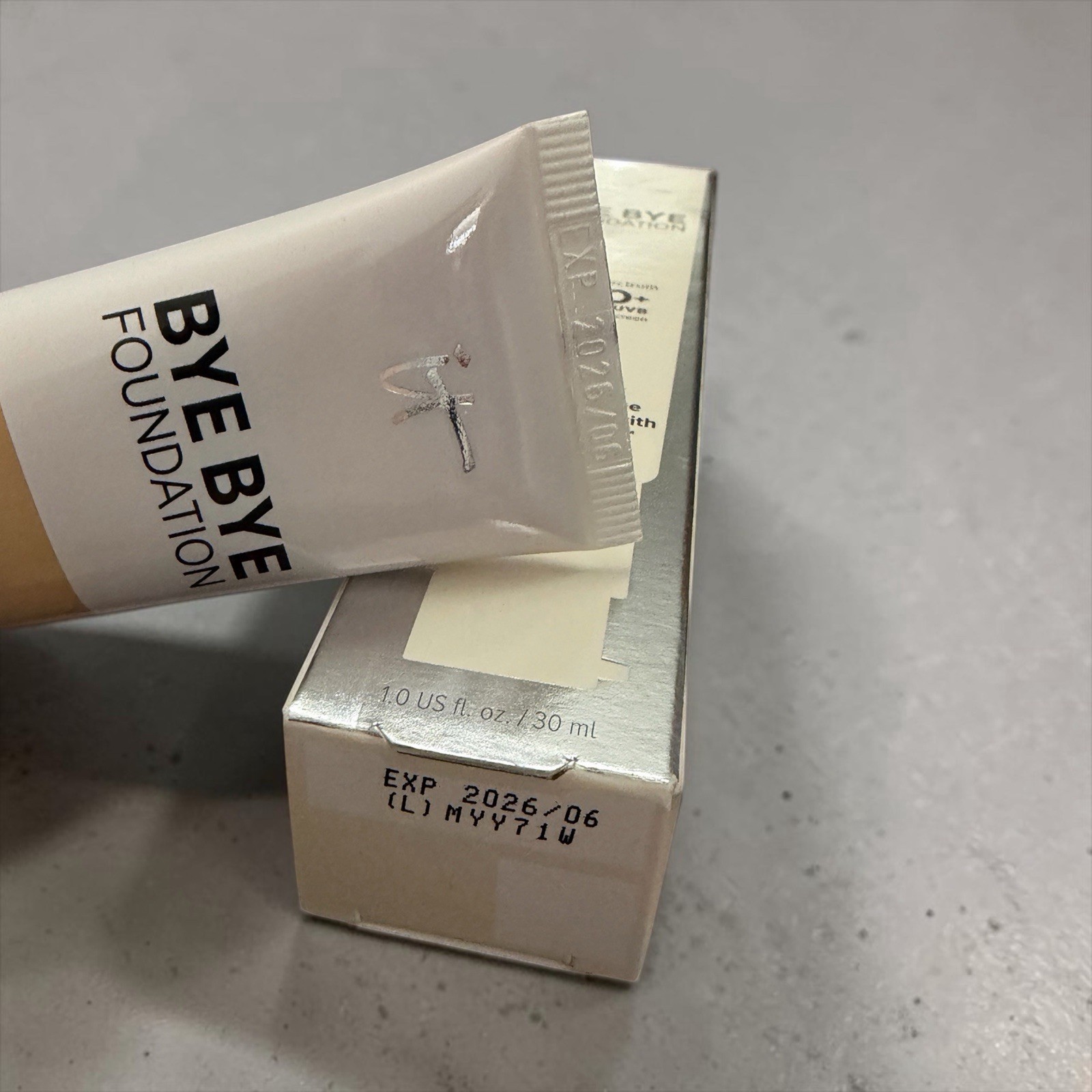 NIB~ It Cosmetics Bye Bye FAIR Foundation Full Coverage 1.0 oz Full Coverage
