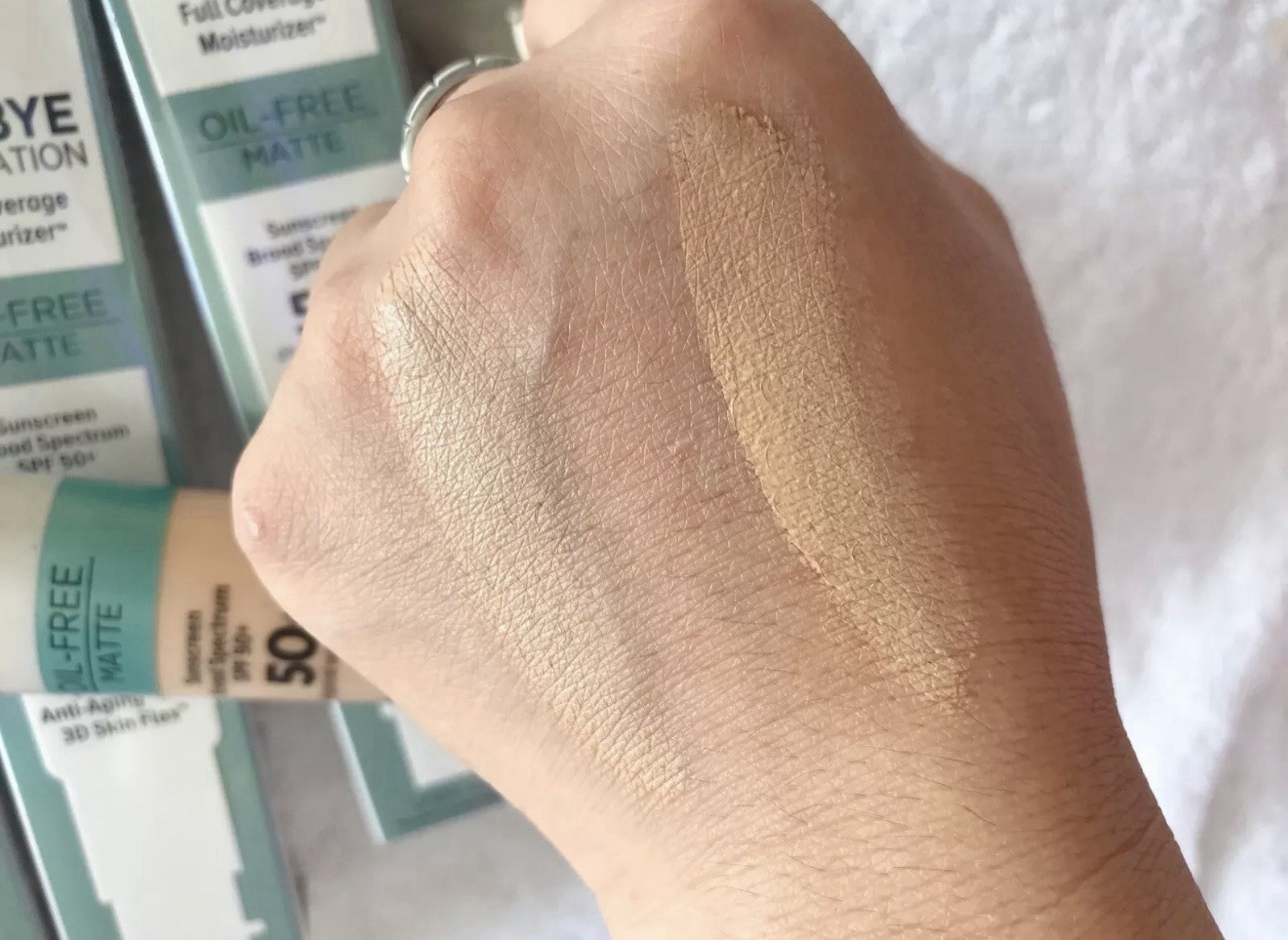 IT Cosmetics Bye Bye Foundation -Full Coverage Moisturizer 50 SPF- Free Shipping