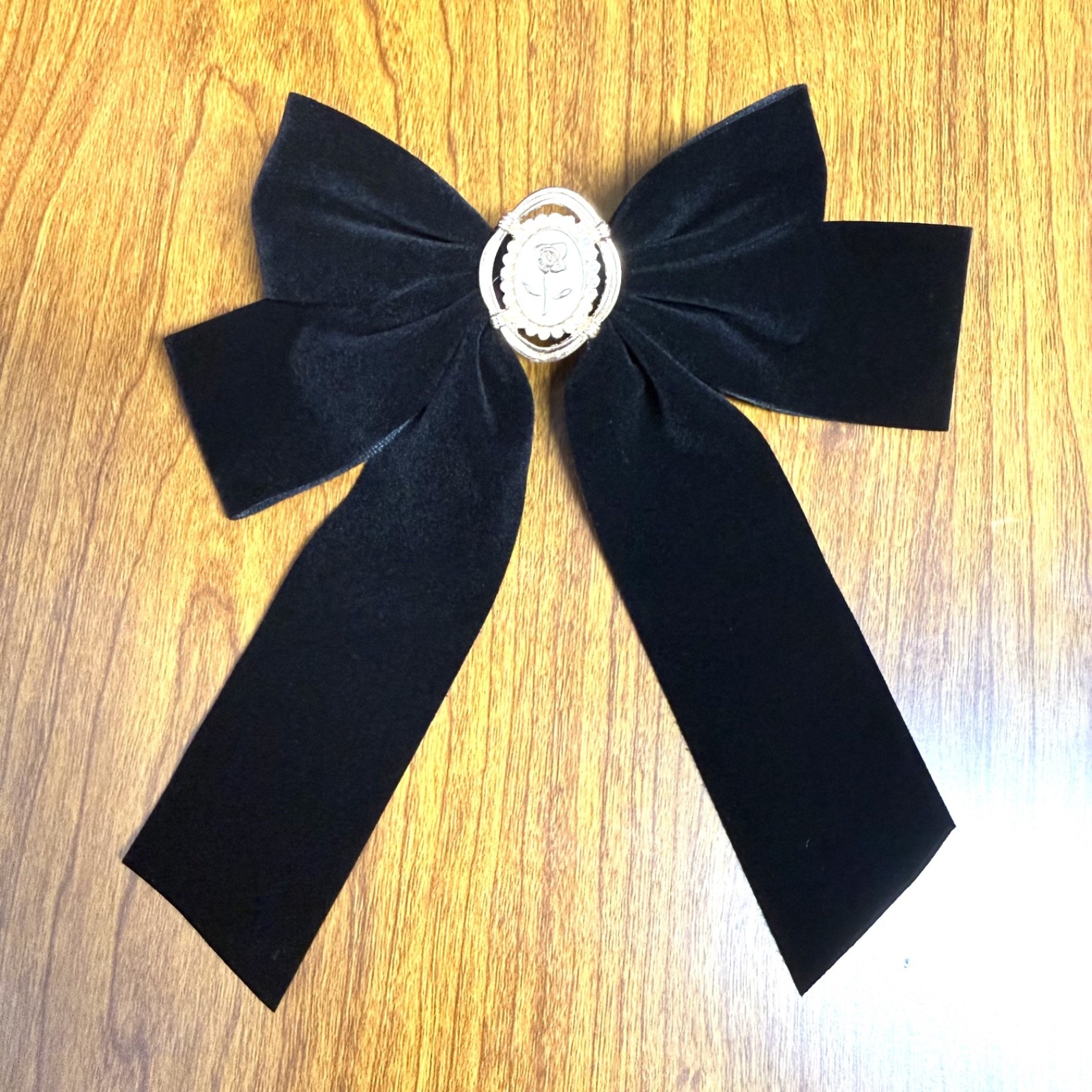 Black Velvet Floral Rose Bow 7.4” Tail Clip & Costume Jewelry Pearl Ring Set