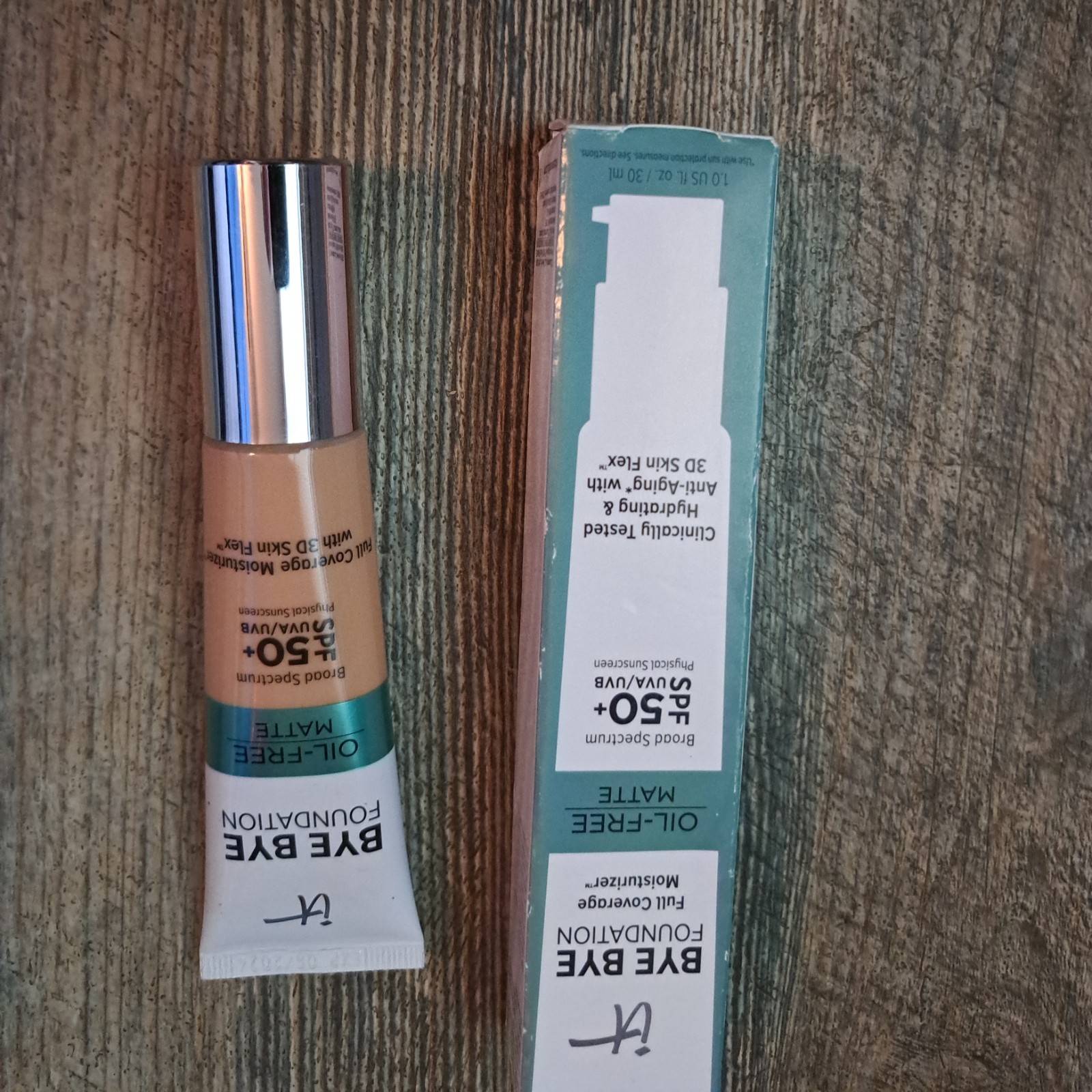 IT Cosmetics Bye Bye Foundation -Full Coverage Moisturizer 50 SPF-UVA/UVB