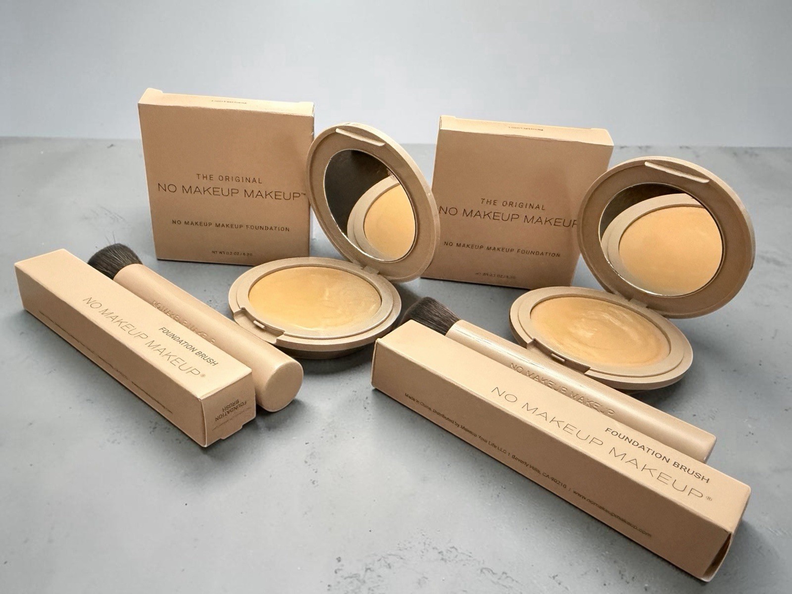 The Original No Makeup Makeup LIGHT MEDIUM LOT x2 Foundation & Brushes Damaged