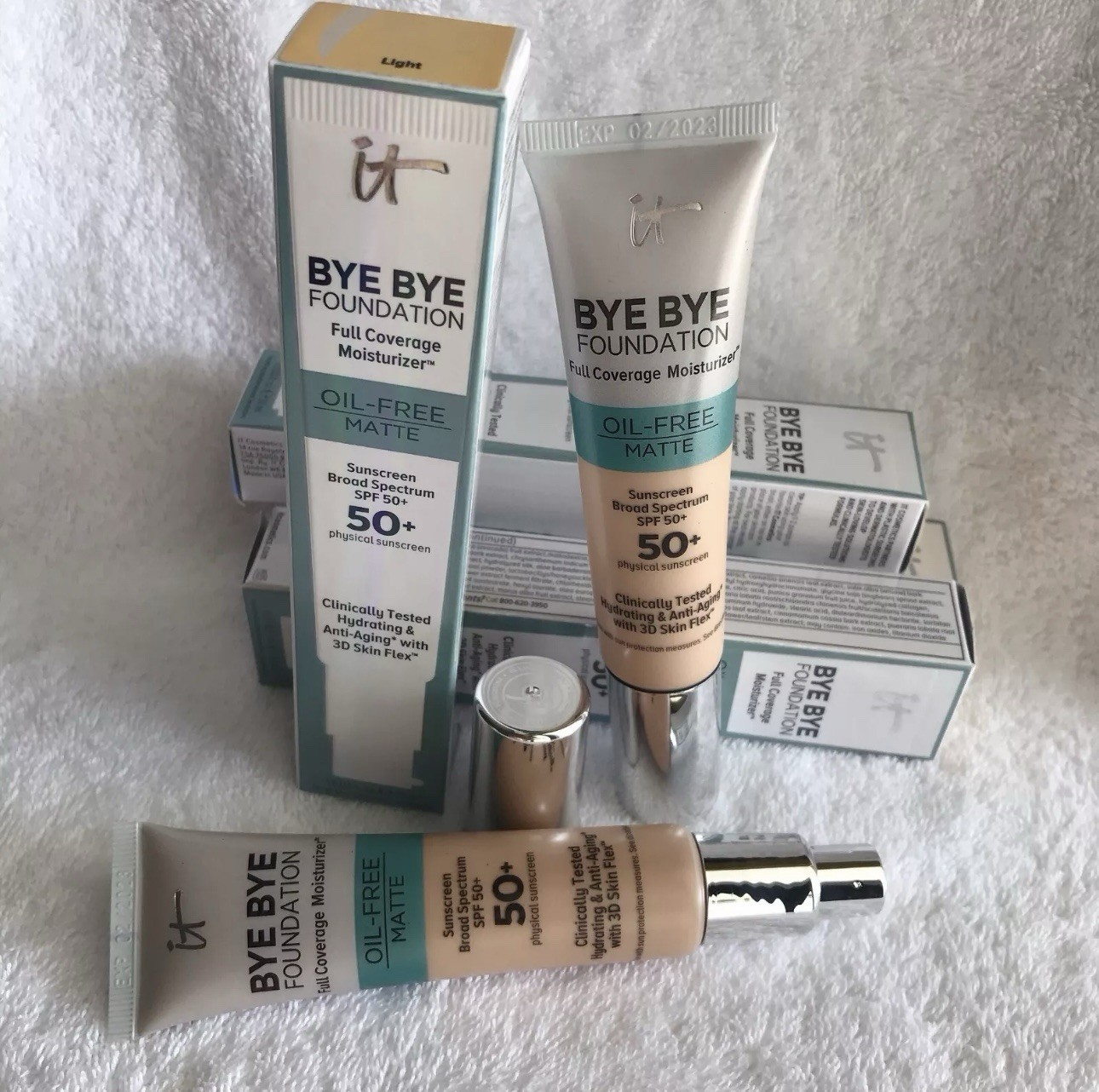 IT Cosmetics Bye Bye Foundation -Full Coverage Moisturizer 50 SPF- Free Shipping