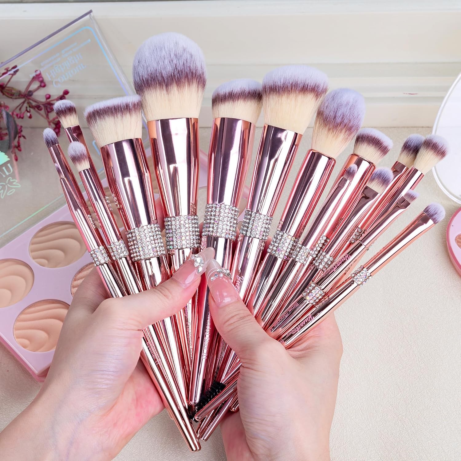 Bueart 16Pcs Makeup Brushes Set w/Holder, Pro Soft for Face & Eyes