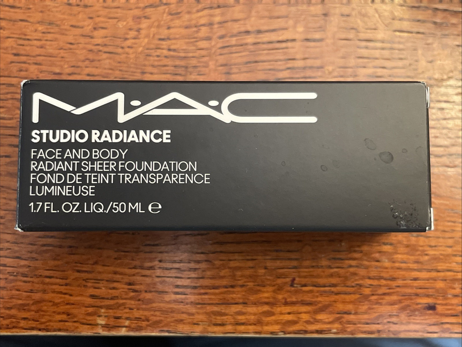 M.A.C. Concealer, Foundation & Broad Spectrum 15 24H Foundation